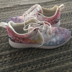 Nike Rosche cherry blossom